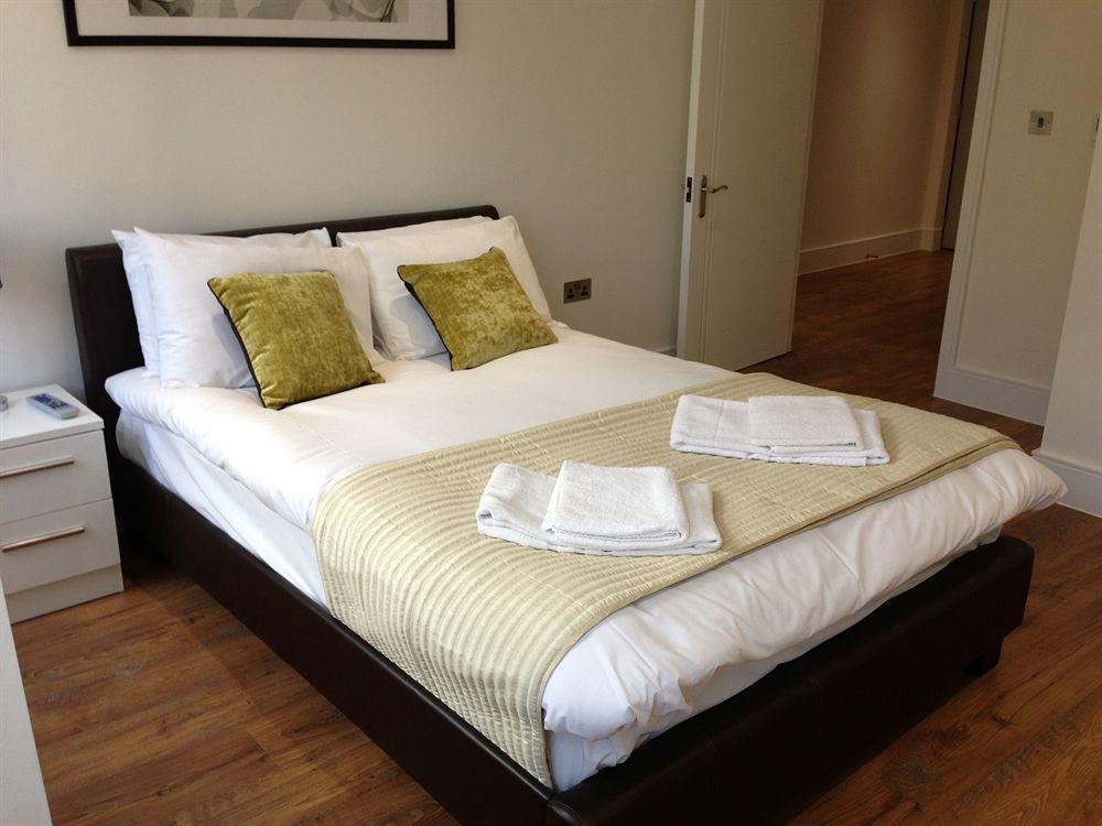 Max Serviced Apartments Commercial Road London Bagian luar foto