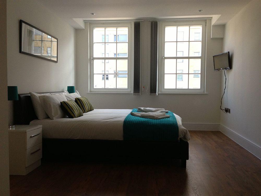 Max Serviced Apartments Commercial Road London Bagian luar foto